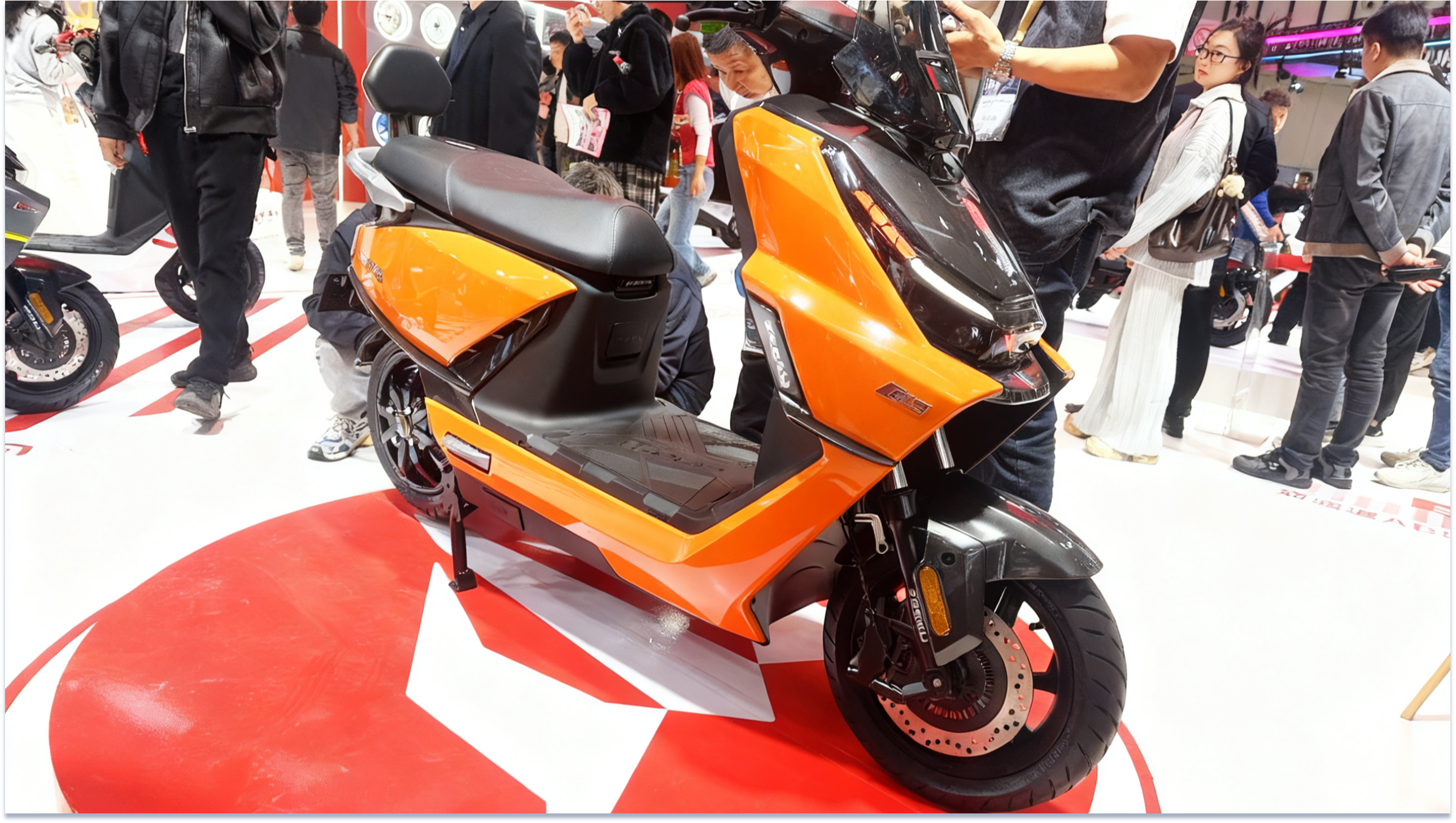 高速电摩“超级黑马”登场，搭载盘毂侧挂电驱动