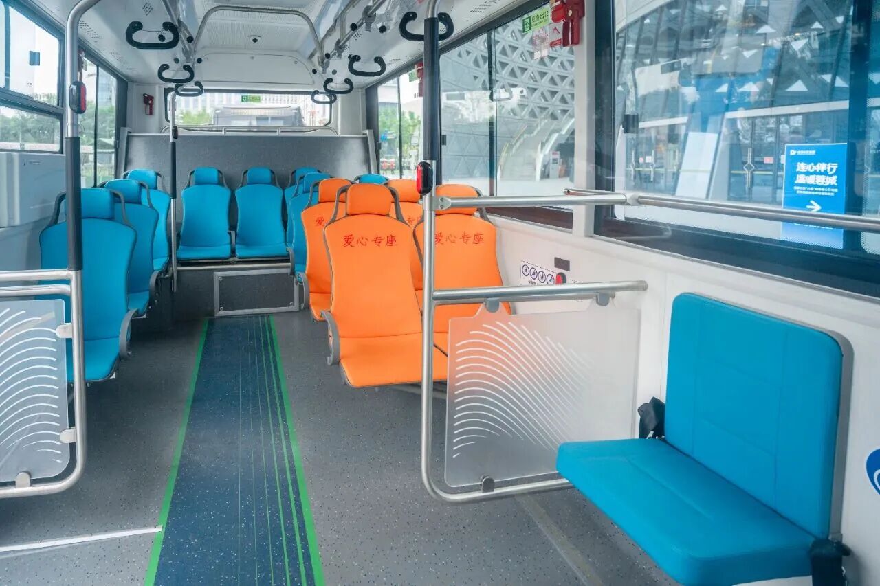 对接“全龄友好”,诠释“幸福出行”,280台“地铁巴士”成都上线 对接“全龄友好”,诠释“幸福出行”,280台“地铁巴士”成都上线