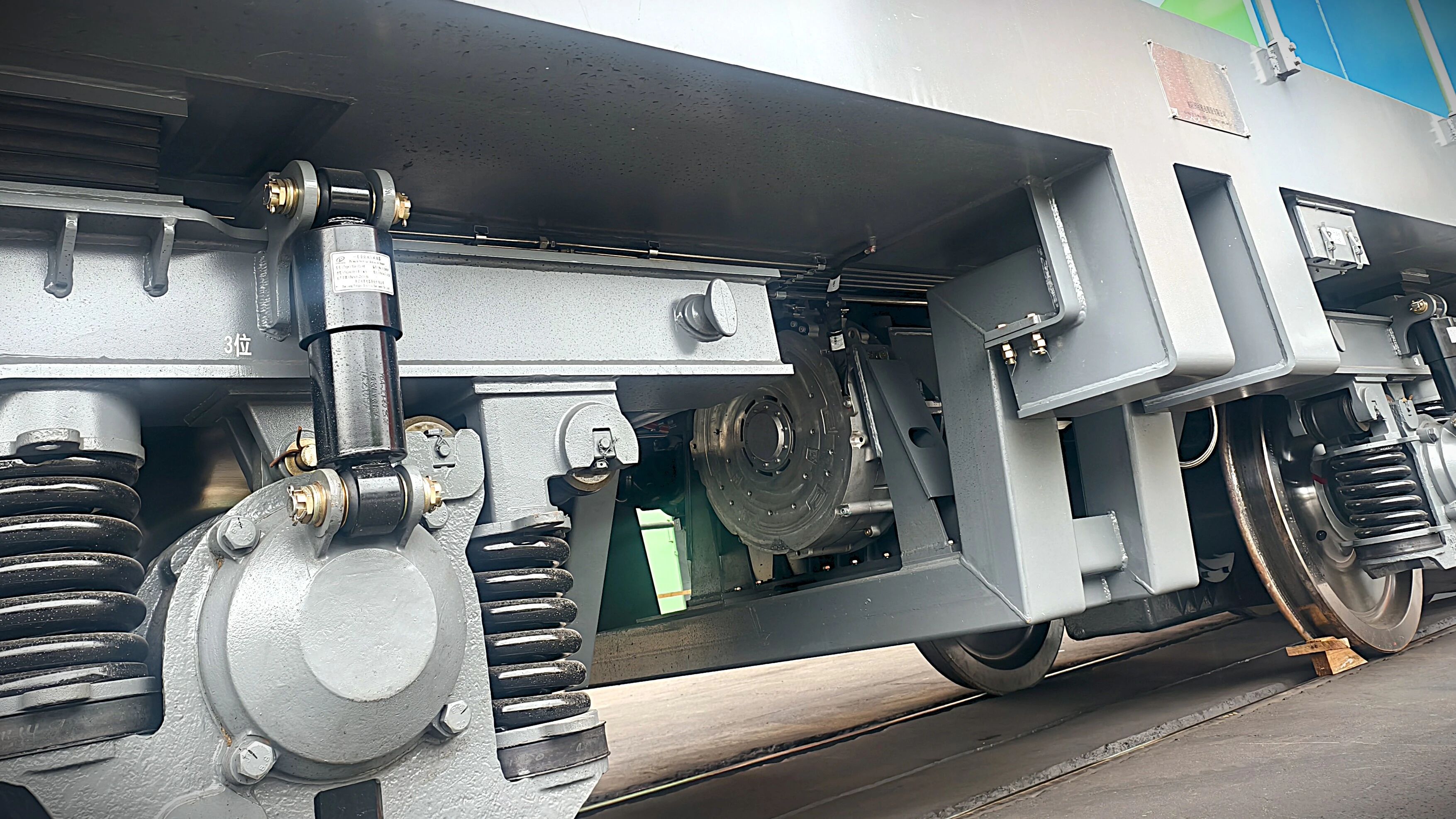 “小火车” 焕新硬核驱动，盘毂系统化解决方案开启铁水运输新范式