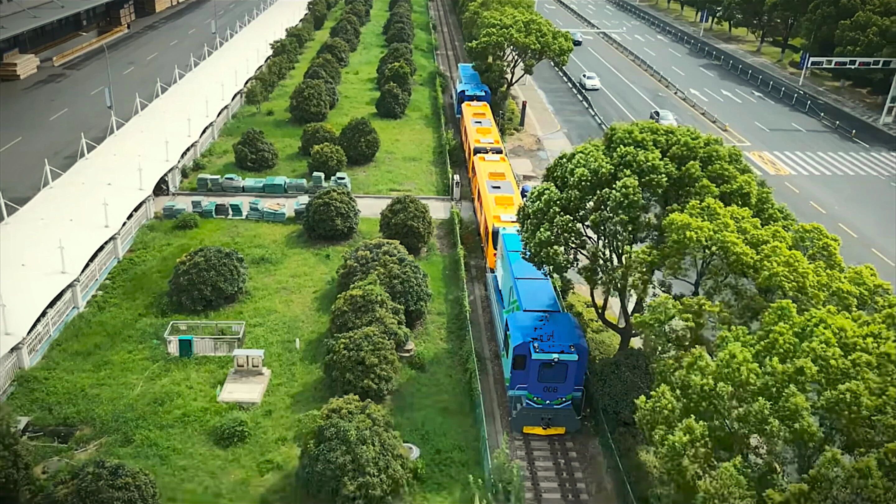“小火车” 焕新硬核驱动，盘毂系统化解决方案开启铁水运输新范式
