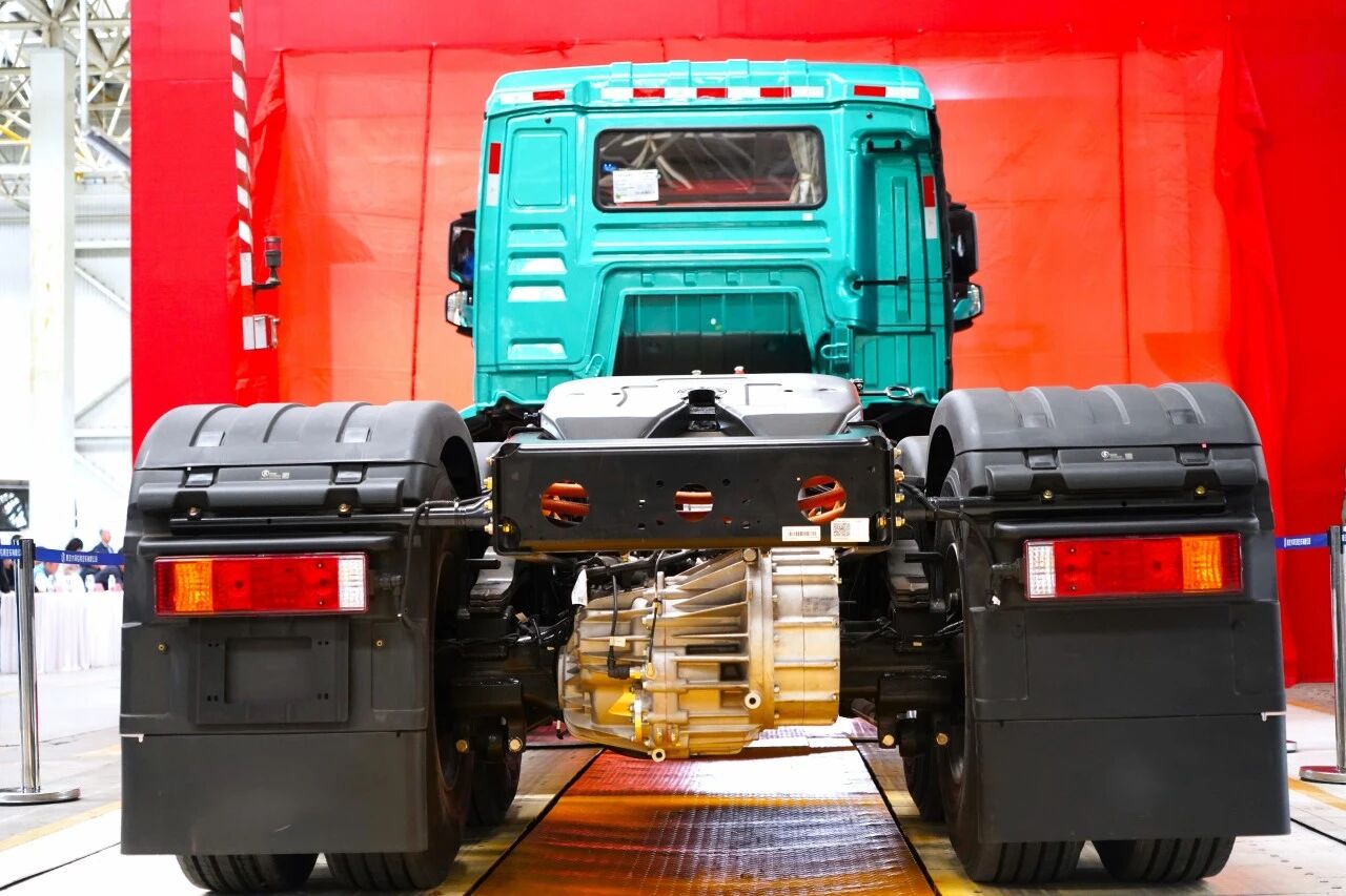 盘毂新能源重卡集成电驱桥入选“2025年浙江省优秀工业产品”