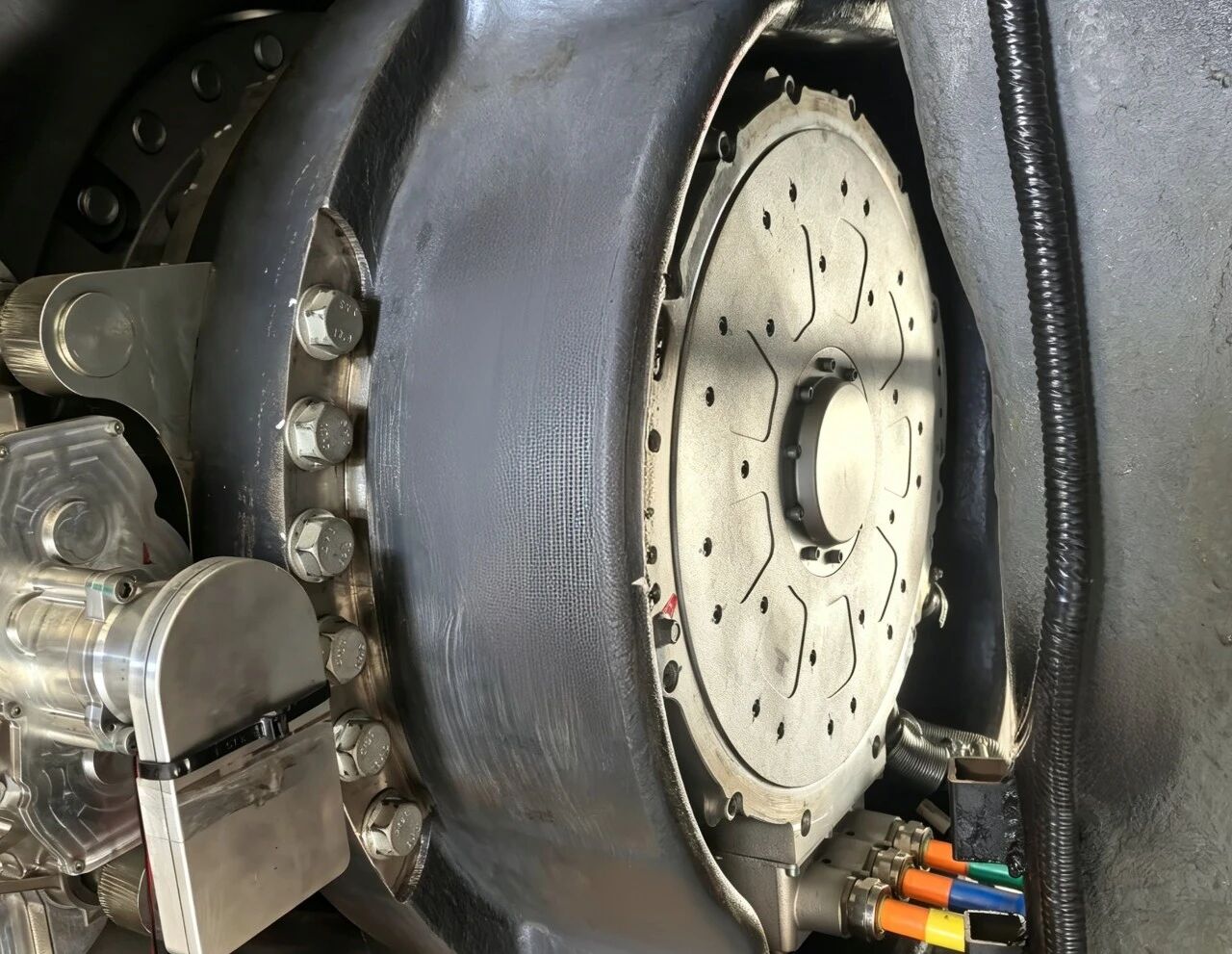 盘毂动力整体解决方案，赋能双林K7极限重载工况分布式轮毂驱动