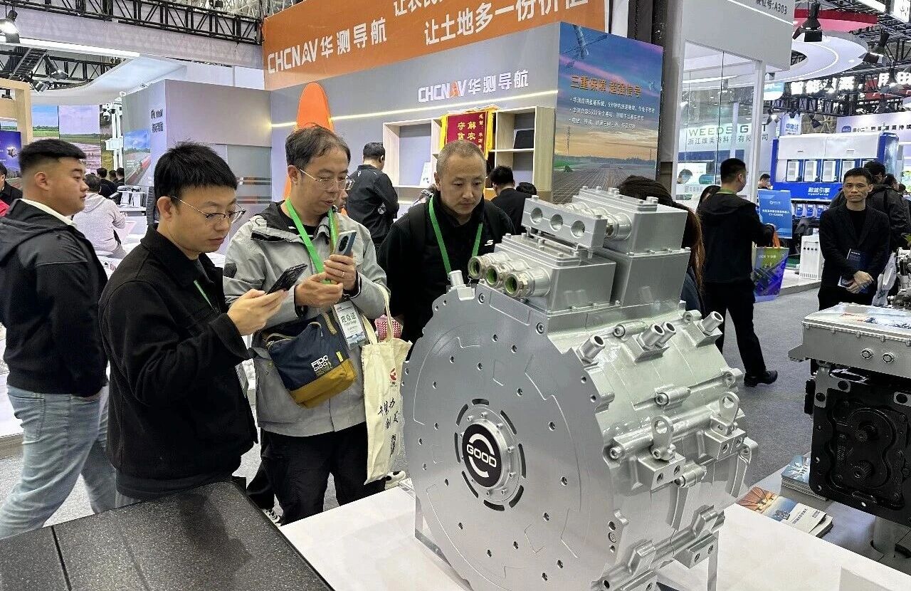 盘毂承办全国性农机标准研讨会 助力混合动力拖拉机产业规范化转型