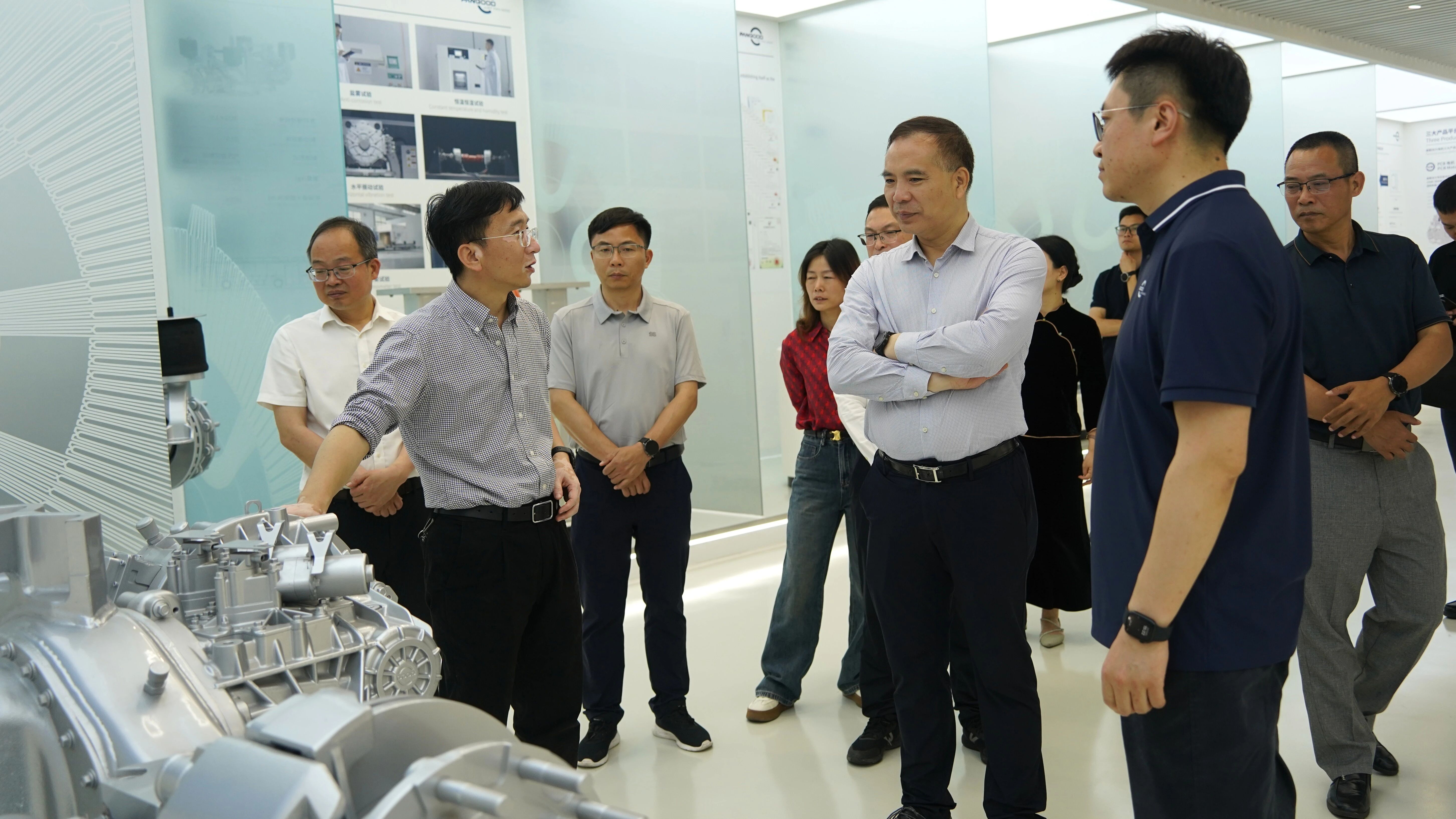 浙江省统计局党组副书记、副局长吴家曦一行调研盘毂,点赞公司科技创新成果 浙江省统计局党组副书记、副局长吴家曦一行调研盘毂,点赞公司科技创新成果