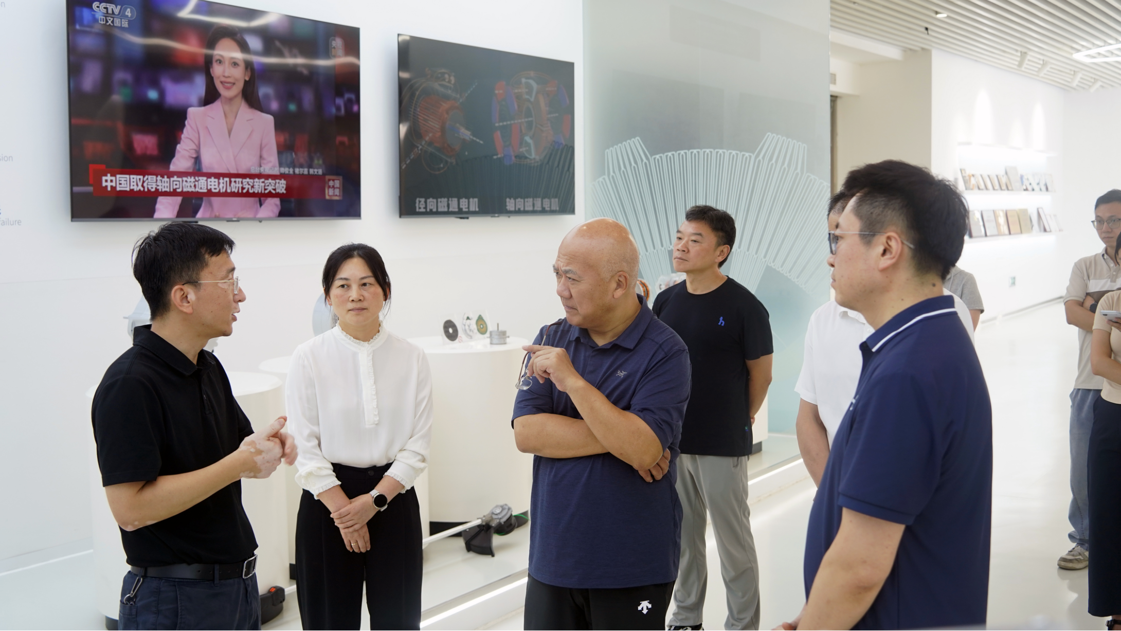 省咨询委副主任兼秘书长、省政府参事孟刚一行调研盘毂 省咨询委副主任兼秘书长、省政府参事孟刚一行调研盘毂