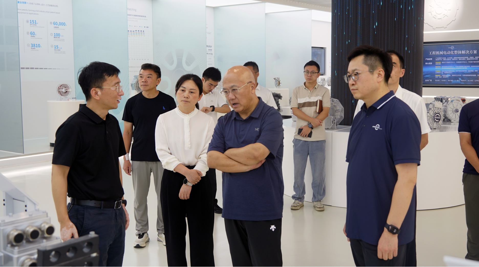 省咨询委副主任兼秘书长、省政府参事孟刚一行调研盘毂 省咨询委副主任兼秘书长、省政府参事孟刚一行调研盘毂