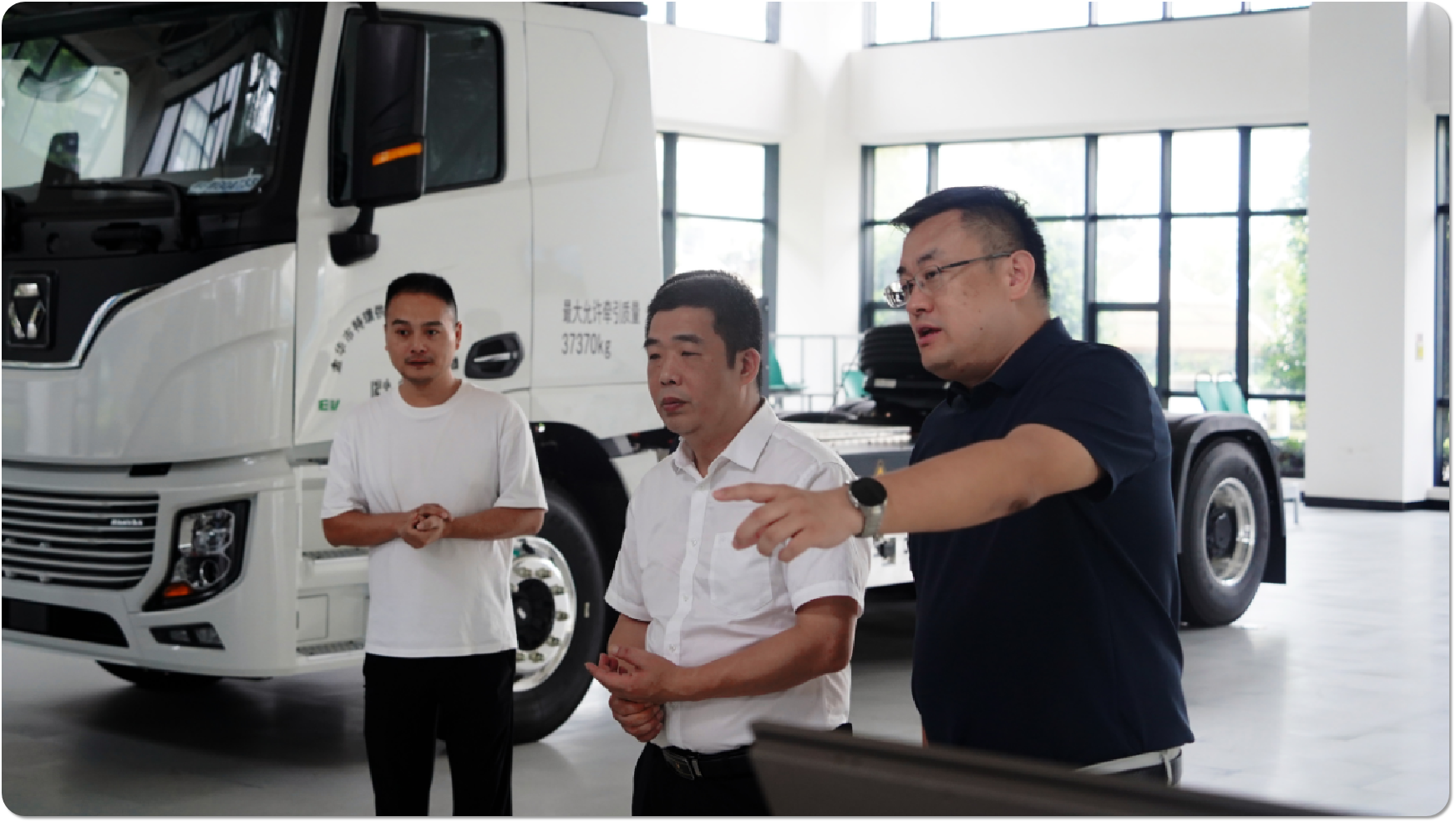 深化战略协作｜金旅客车采购总监伍旭丰一行莅临盘毂