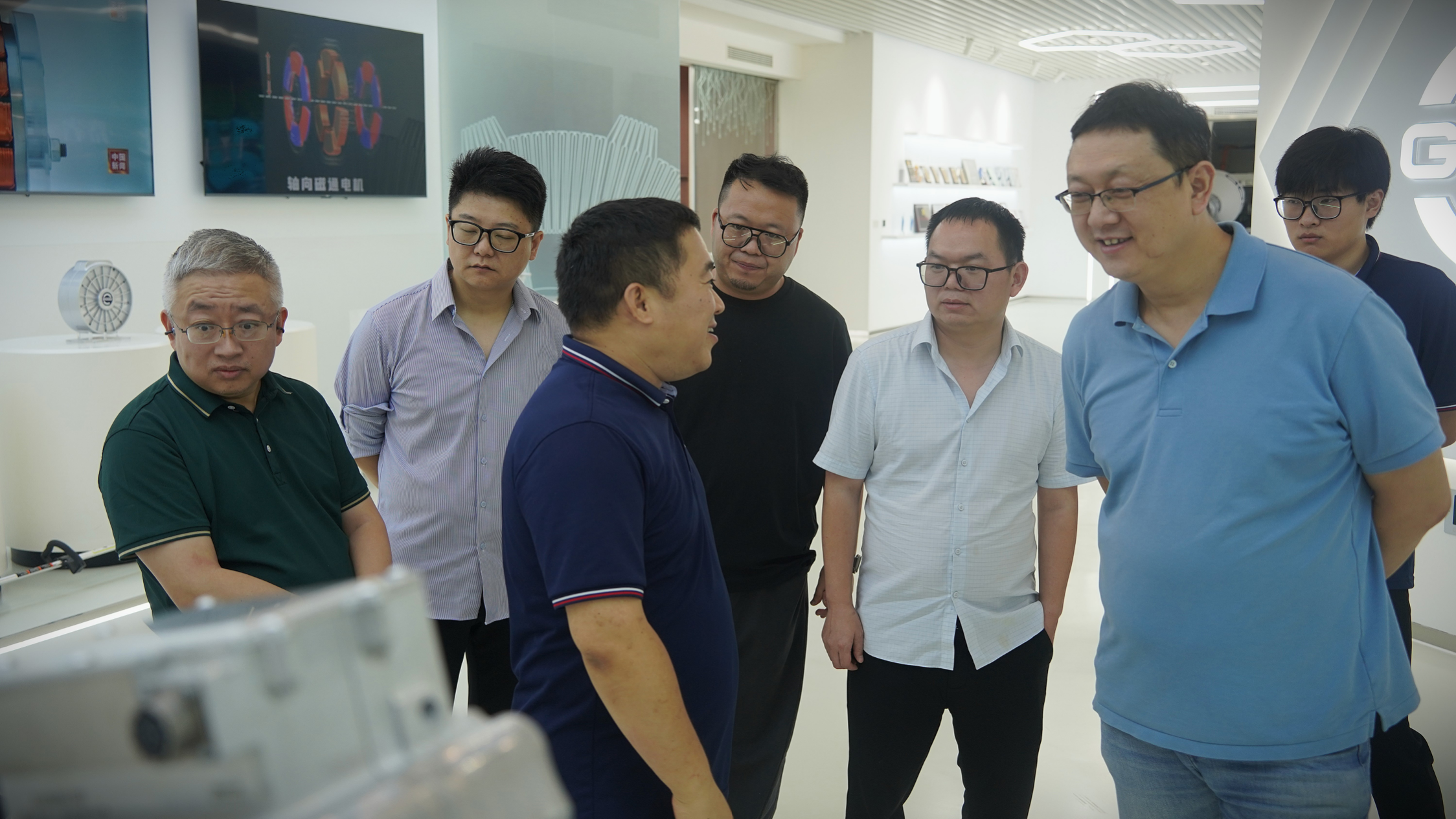 深化多领域协同合作 | 万江科技董事长贺新一行到访盘毂 深化多领域协同合作 | 万江科技董事长贺新一行到访盘毂