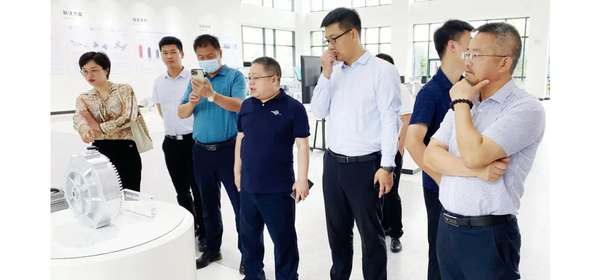 侨银股份副总裁周丹华女士一行参观盘毂动力