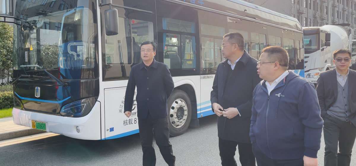 东莞交投集团党委书记、董事长罗沛强一行莅临盘毂动力考察调研