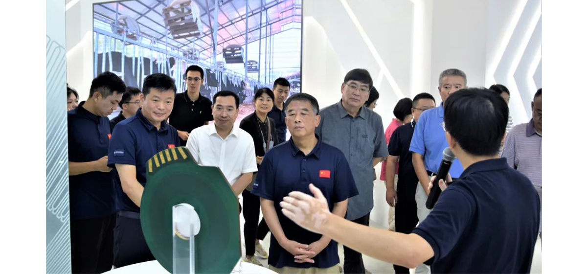中国航天基金会“钱学森杰出贡献奖”院士专家走进盘毂